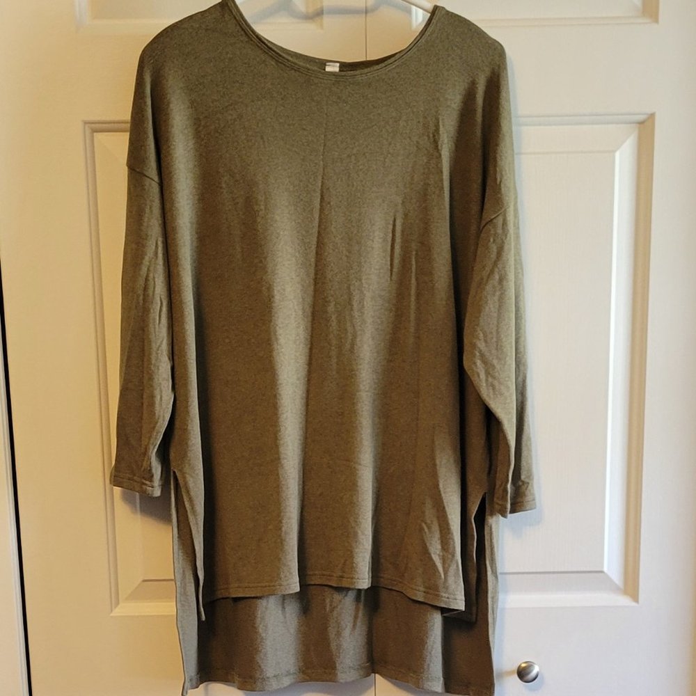 EUC "Faux Cashmere" Longer Length All Season Sweater
